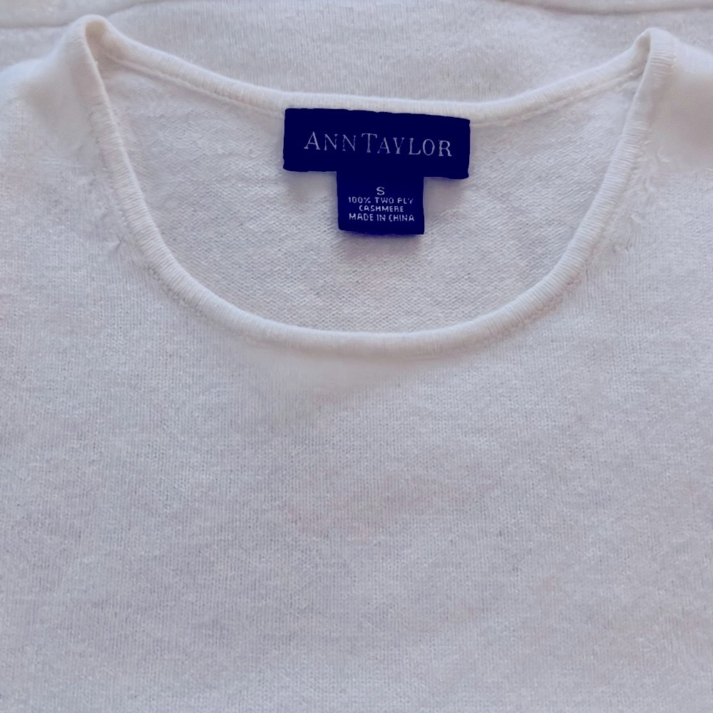 Ann Taylor Cashmere sweater in Sz Small